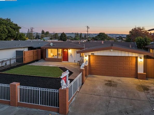 27480 Calaroga Ave, Hayward CA 94545