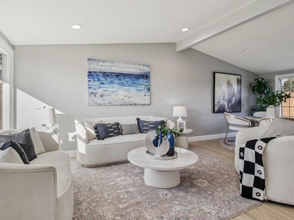 27480 Calaroga Ave, Hayward CA 94545