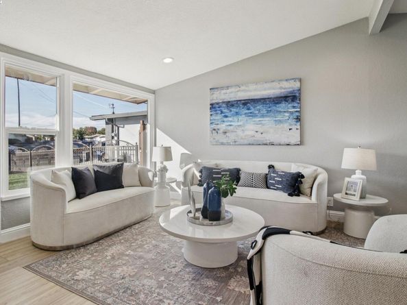 27480 Calaroga Ave, Hayward CA 94545