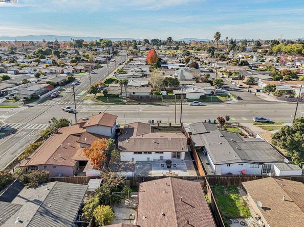27480 Calaroga Ave, Hayward CA 94545
