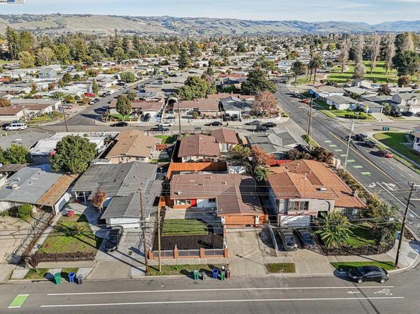 27480 Calaroga Ave, Hayward CA 94545