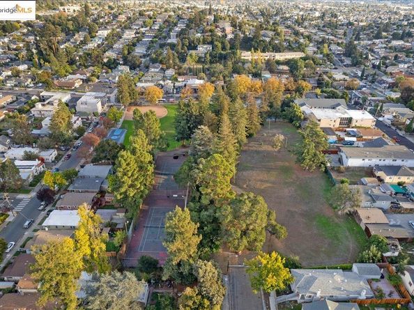 3829 Brookdale Ave, Oakland CA 94619