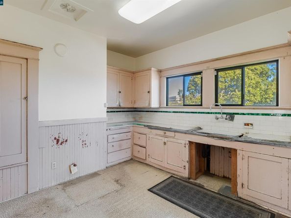 206 Cottage Ave, Richmond CA 94803