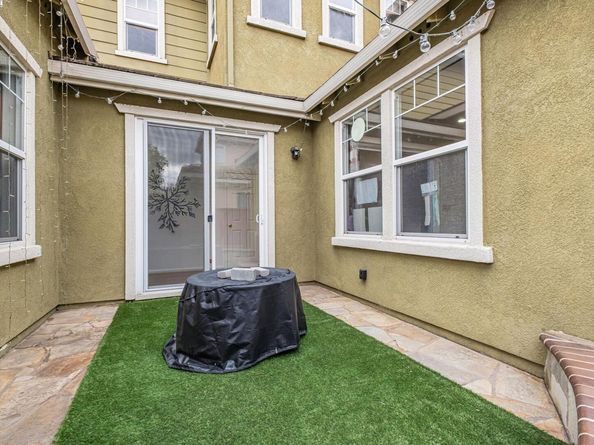 2815 Dune Cir, Hayward CA 94545