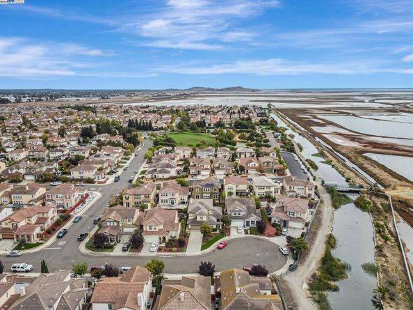 2815 Dune Cir, Hayward CA 94545