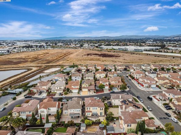 2815 Dune Cir, Hayward CA 94545