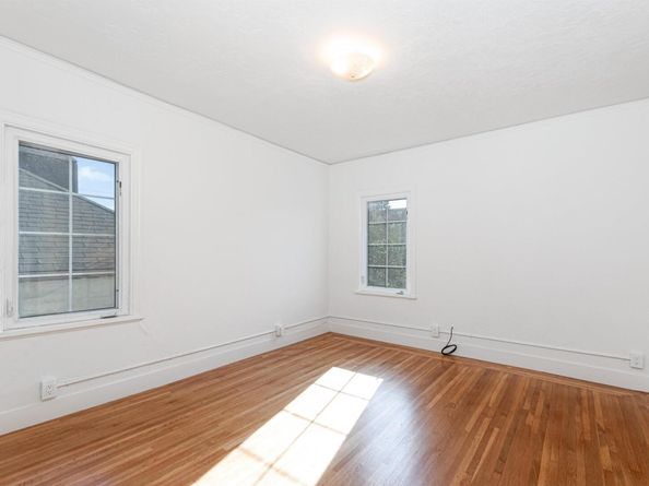 7601 Holly Street, Oakland CA 94621