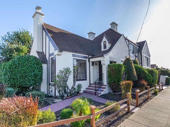 7601 Holly Street, Oakland CA 94621