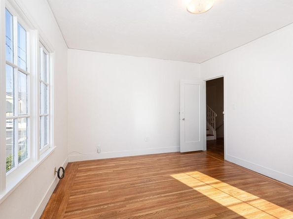 7601 Holly Street, Oakland CA 94621