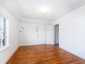 7601 Holly Street, Oakland CA 94621