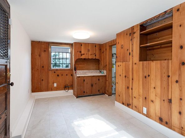 7601 Holly Street, Oakland CA 94621