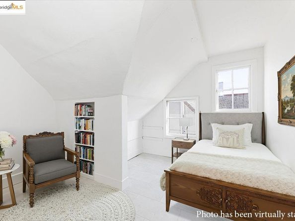 7601 Holly Street, Oakland CA 94621