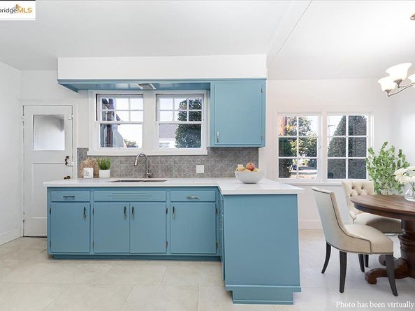 7601 Holly Street, Oakland CA 94621