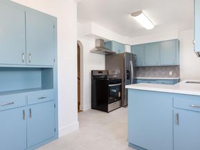 7601 Holly Street, Oakland CA 94621