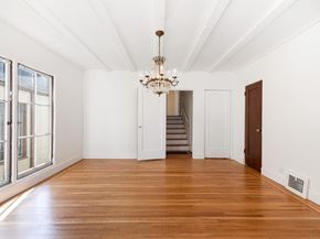 7601 Holly Street, Oakland CA 94621