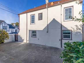 7601 Holly Street, Oakland CA 94621