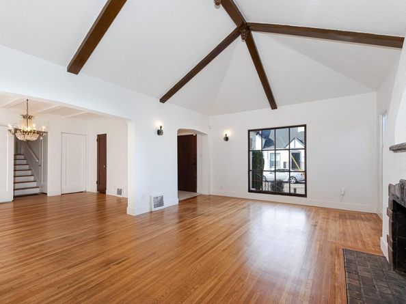 7601 Holly Street, Oakland CA 94621