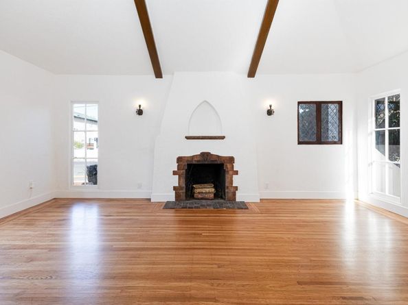 7601 Holly Street, Oakland CA 94621