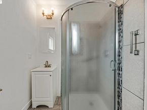 1515B Derby Street, Berkeley CA 94703