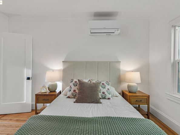 1515B Derby Street, Berkeley CA 94703