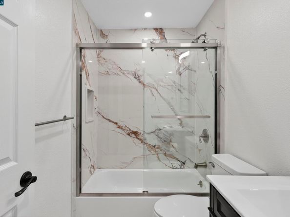 2412 Alamo St, Pinole CA 94564