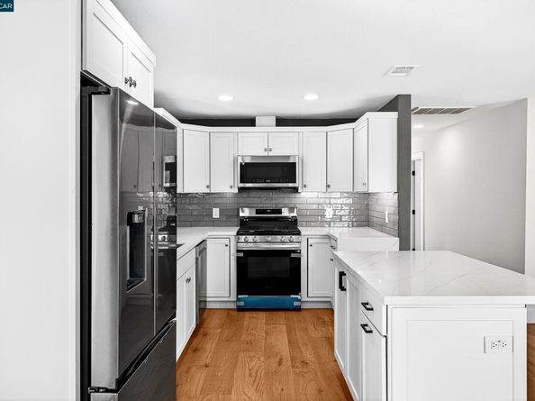2412 Alamo St, Pinole CA 94564