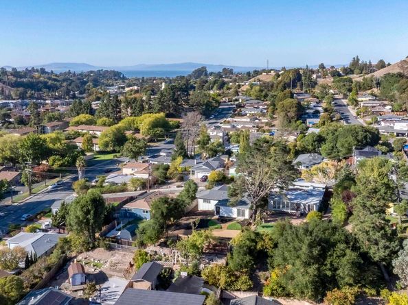 2412 Alamo St, Pinole CA 94564