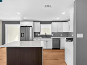 2412 Alamo St, Pinole CA 94564
