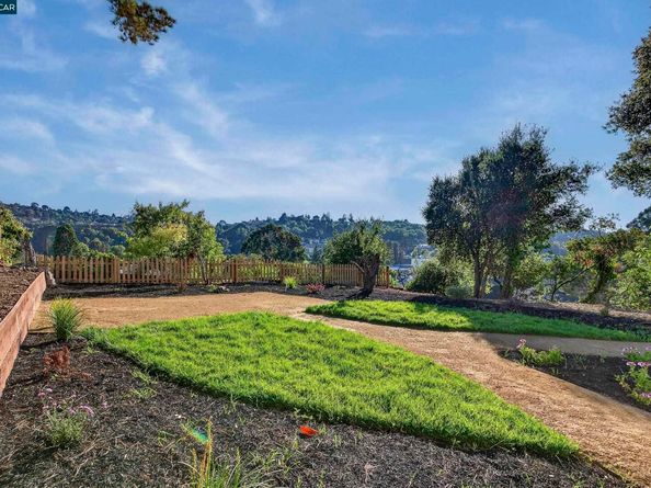 2412 Alamo St, Pinole CA 94564
