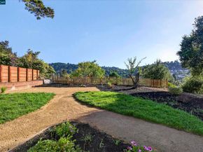 2412 Alamo St, Pinole CA 94564
