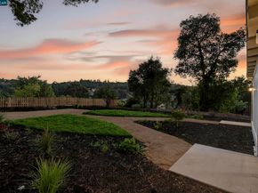 2412 Alamo St, Pinole CA 94564