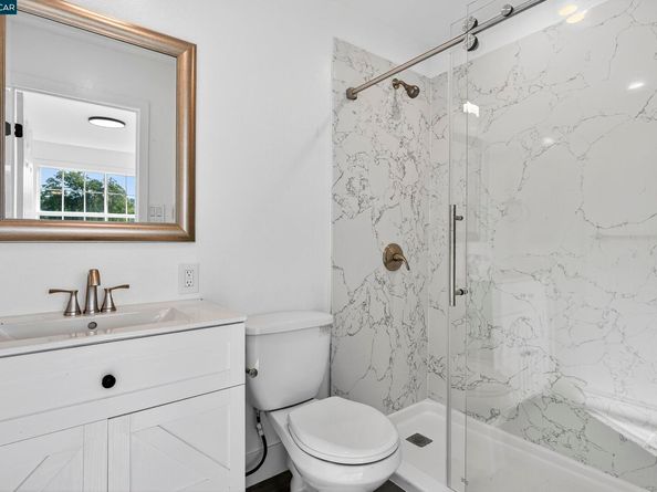 2412 Alamo St, Pinole CA 94564