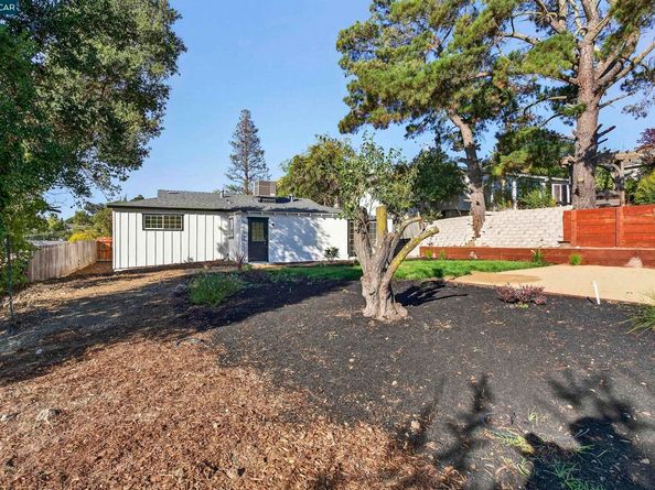 2412 Alamo St, Pinole CA 94564
