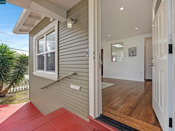 6121 Holway St, Oakland CA 94621
