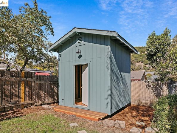6510 Hillmont Dr, Oakland CA 94605