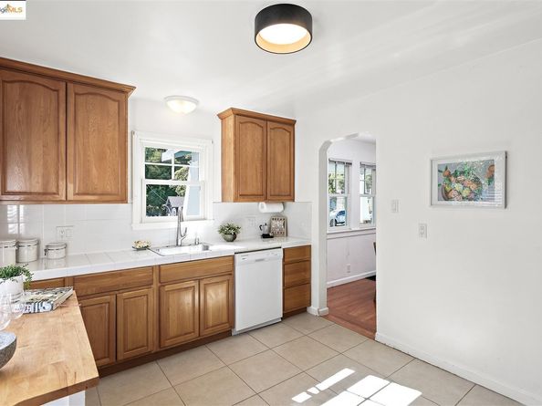 6510 Hillmont Dr, Oakland CA 94605
