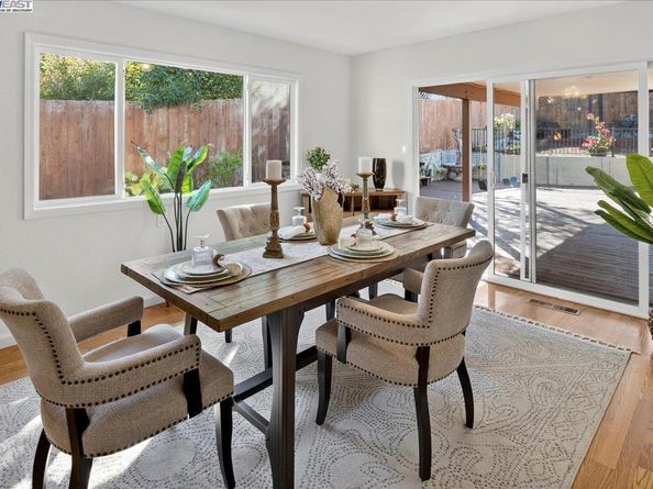 18201 Lake Chabot Rd, Castro Valley CA 94546