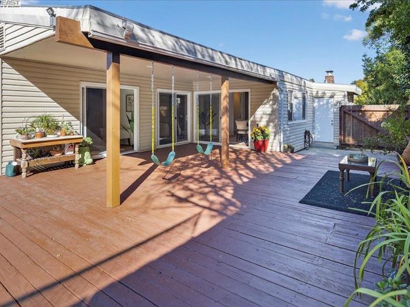 18201 Lake Chabot Rd, Castro Valley CA 94546
