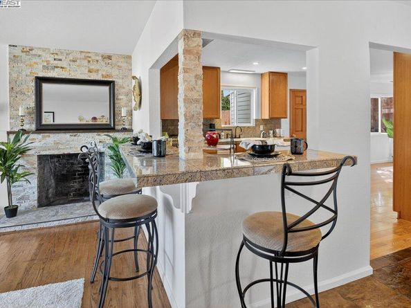 18201 Lake Chabot Rd, Castro Valley CA 94546
