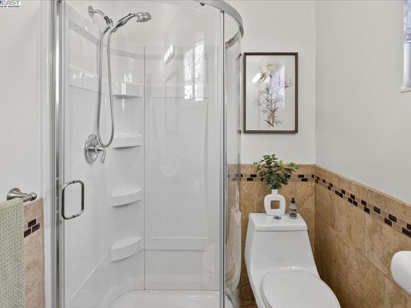 18201 Lake Chabot Rd, Castro Valley CA 94546
