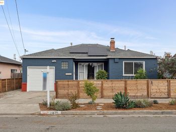 2425 Humphrey Ave