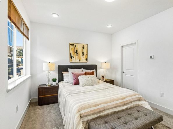 29322 Hub Ln, Hayward CA 94544