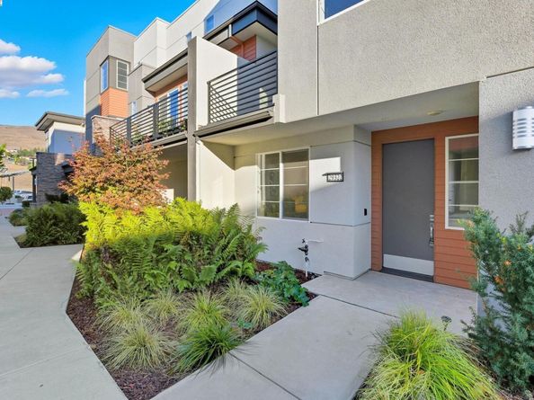 29322 Hub Ln, Hayward CA 94544