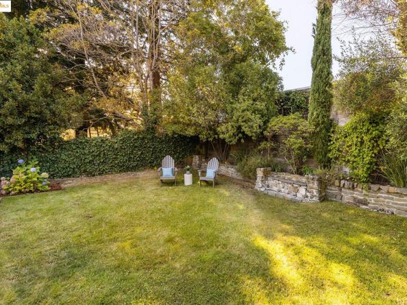 5815 Morpeth St, Oakland CA 94618