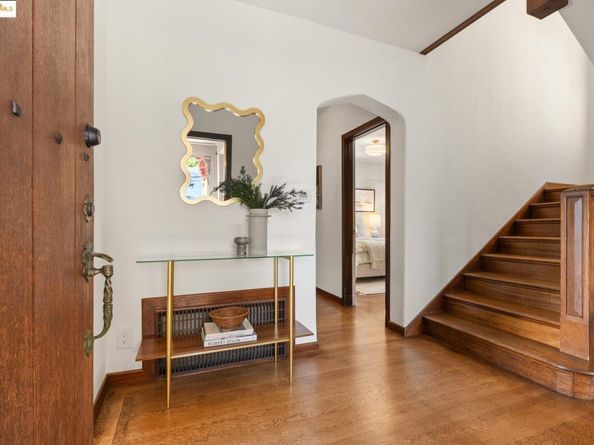 5815 Morpeth St, Oakland CA 94618