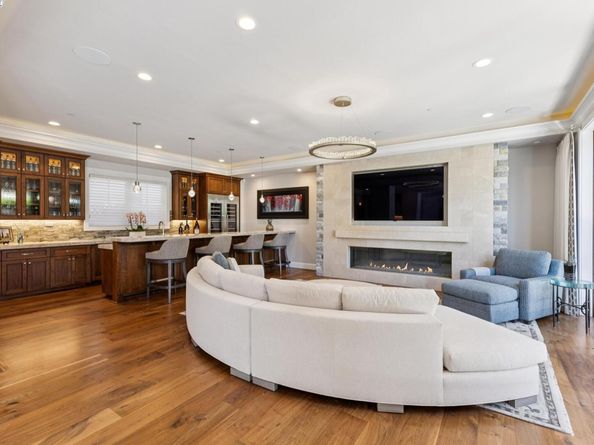 363 Saint Mary St, Pleasanton CA 94566