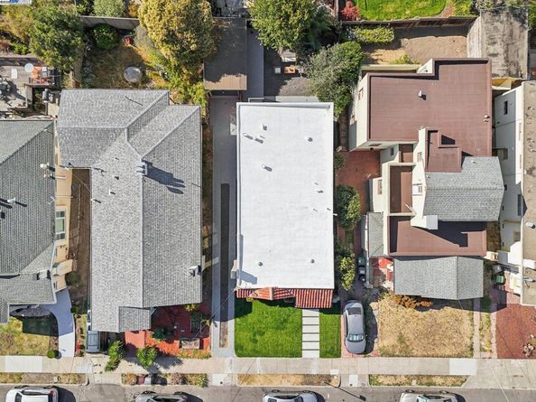 2507 Maxwell Ave, Oakland CA 94601