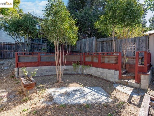 1600 E 21St St, Oakland CA 94606