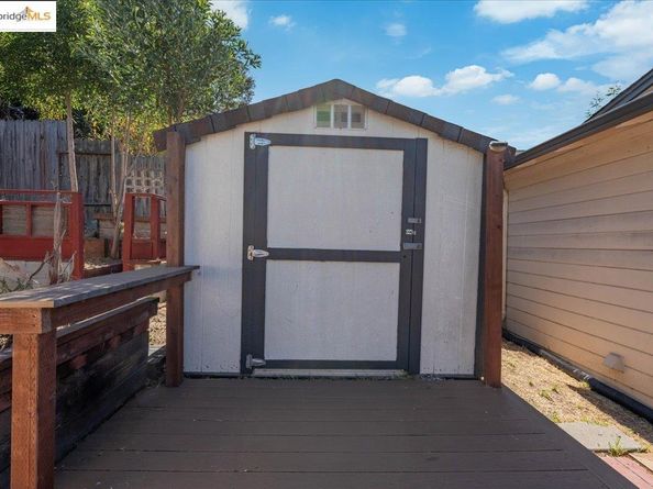1600 E 21St St, Oakland CA 94606