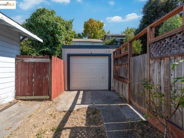 1600 E 21St St, Oakland CA 94606